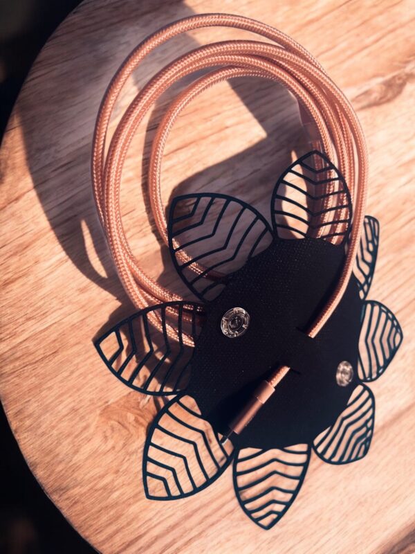 Attache câble fleur 2