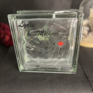 IMG_6931 Lampe brique de verre mariage couple calendrier